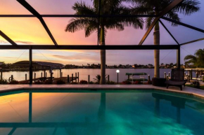 Modern, Luxurious, Waterfront home with Heated Pool - Villa Dock Holiday - Roelens Vacations
